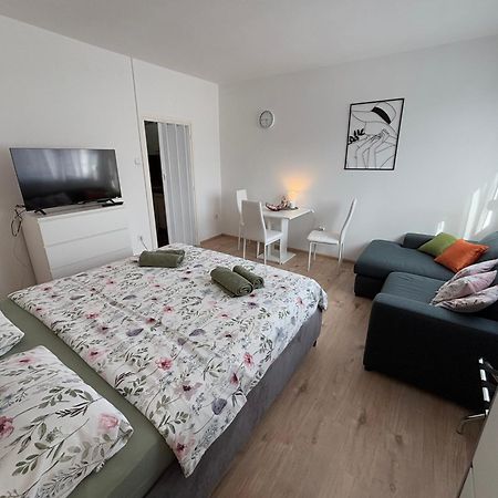 App Karla Appartement Pula Buitenkant foto