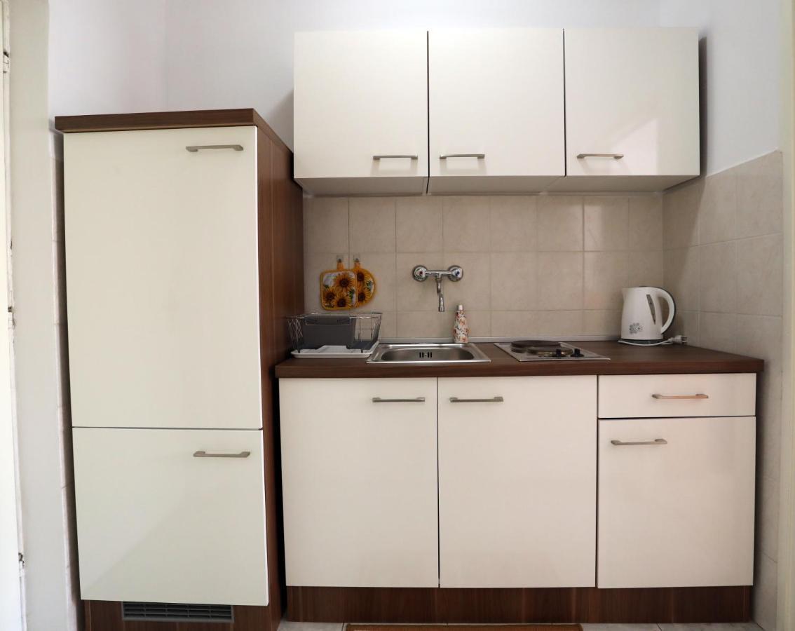 App Karla Appartement Pula Buitenkant foto